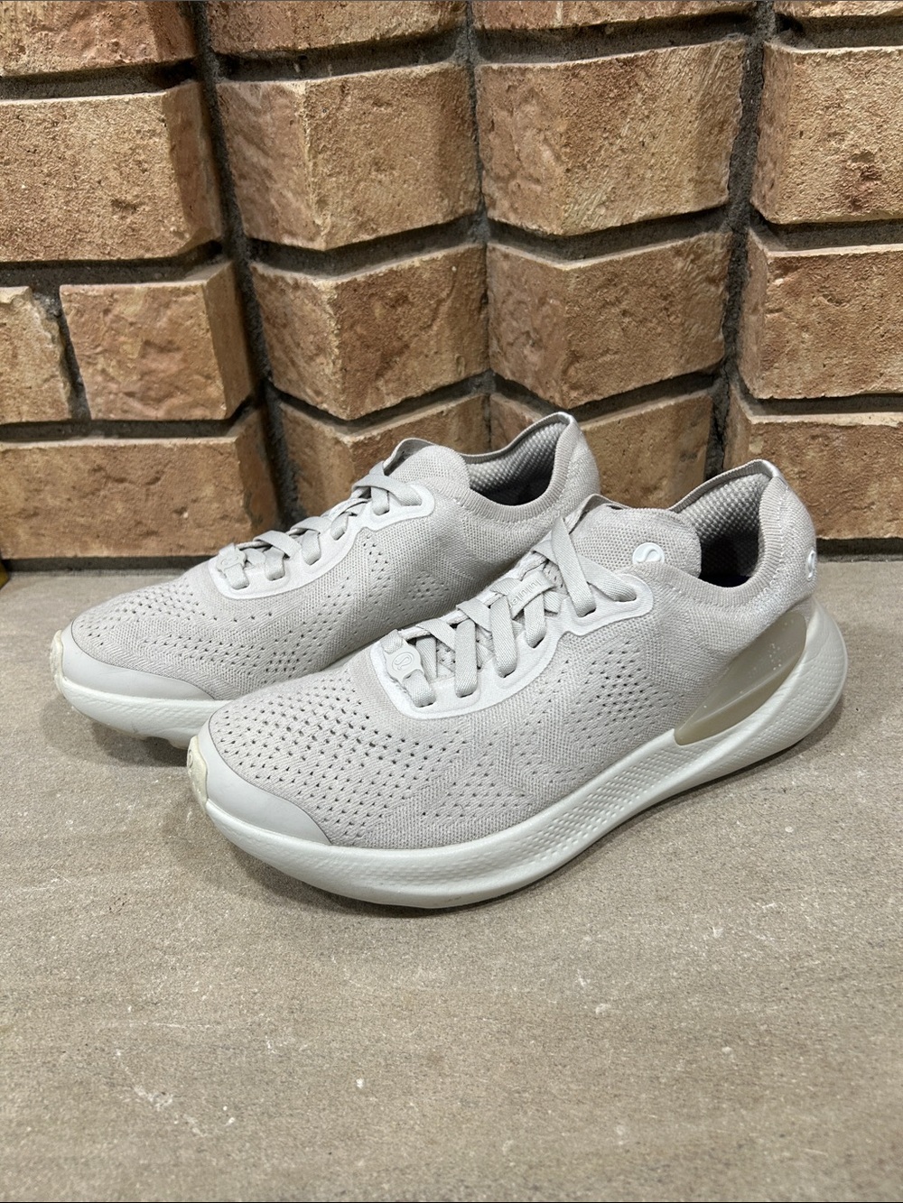 Lululemon Chargefeel 2 Low White Sneakers Workout Women's Shoes size 8.5
